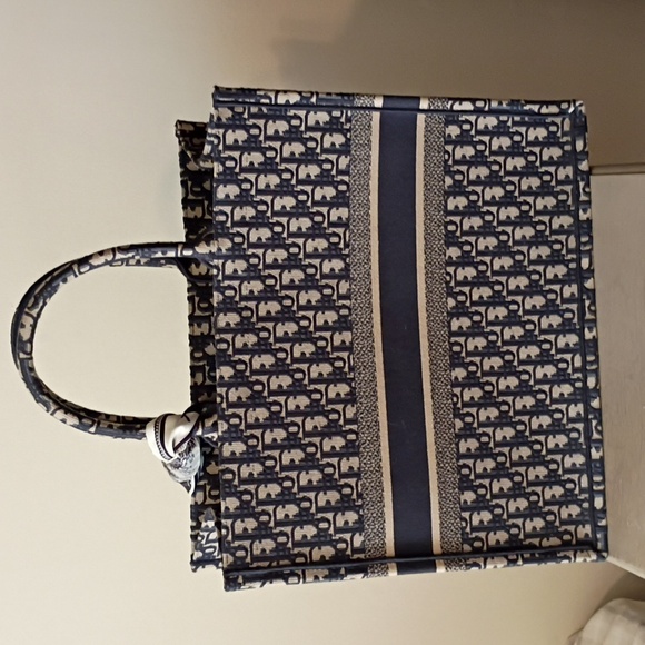 Large Tote By Christian Dior. In Perfect Condition!!! - Picture 6 of 9